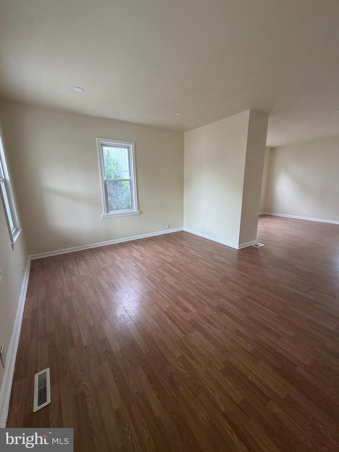 136 Webster Street Riverside, NJ 08075 - Photo 4 of 18 Living Room