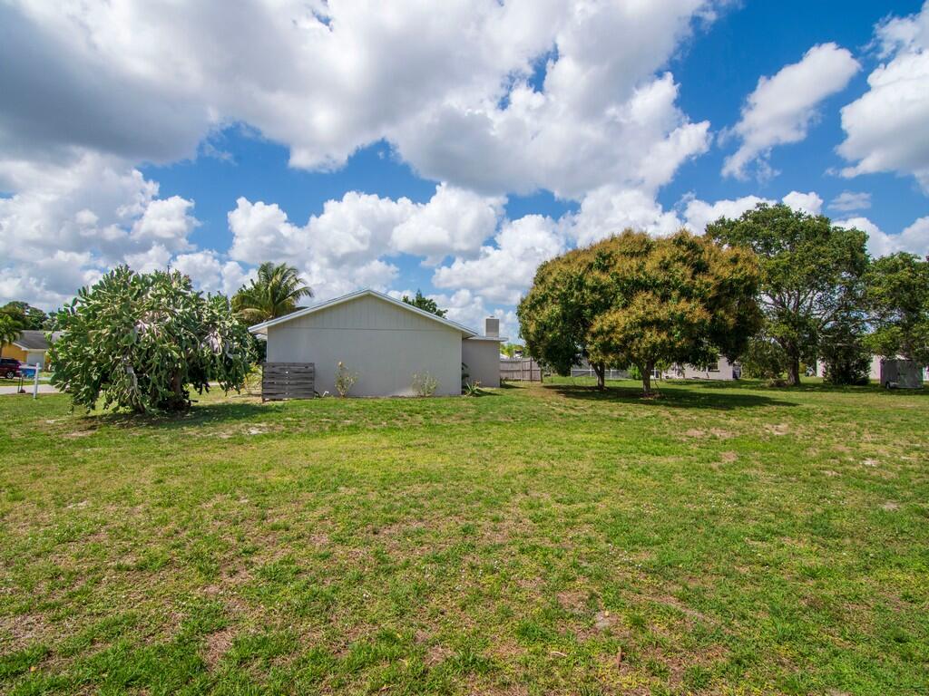 1511 Southeast Portillo Road Port St. Lucie, FL 34952 - Photo 14 of 45 Image08