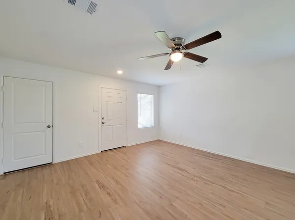 $1,800 | 314 Hbr Bnd Court, Willis, TX 77378