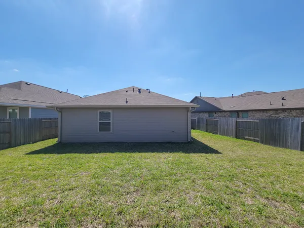 $1,800 | 314 Hbr Bnd Court, Willis, TX 77378