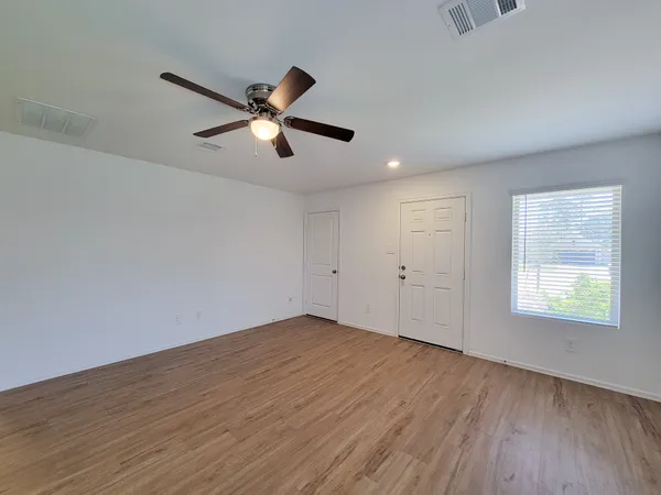 $1,800 | 314 Hbr Bnd Court, Willis, TX 77378