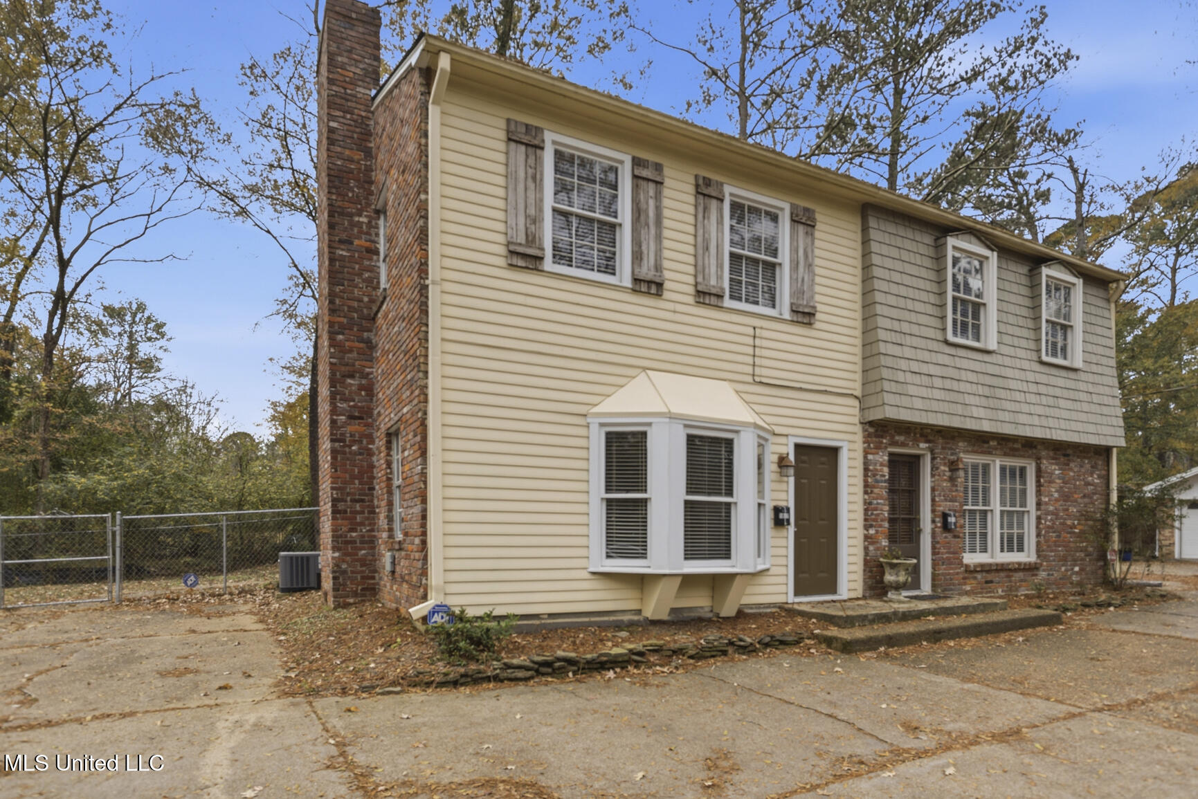 1817 Meadowbrook Road Jackson, MS 39211 - Photo 1 of 13 1