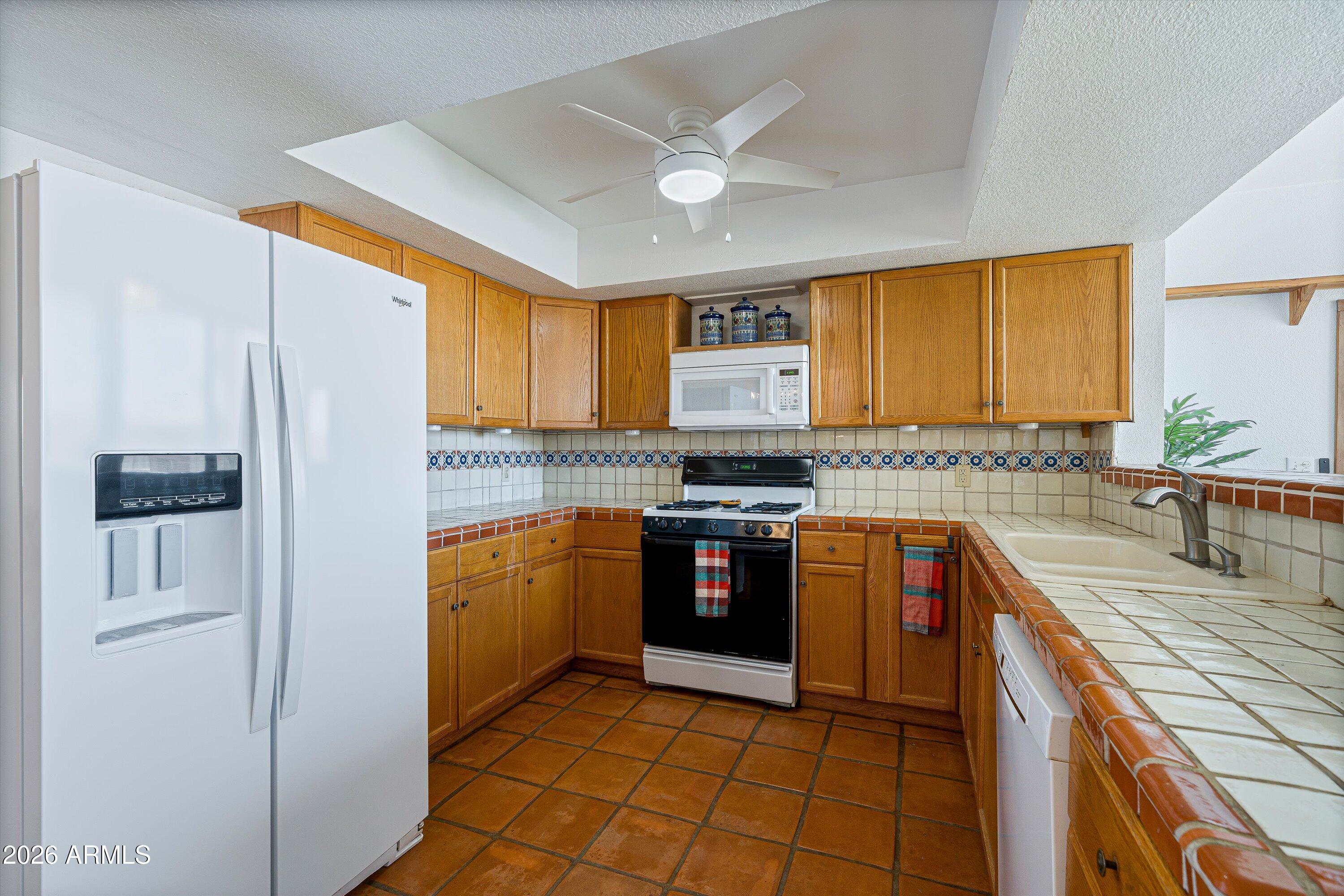 3661 East Antelope Road Pearce, AZ 85625 - Photo 12 of 52 15-Kitchen