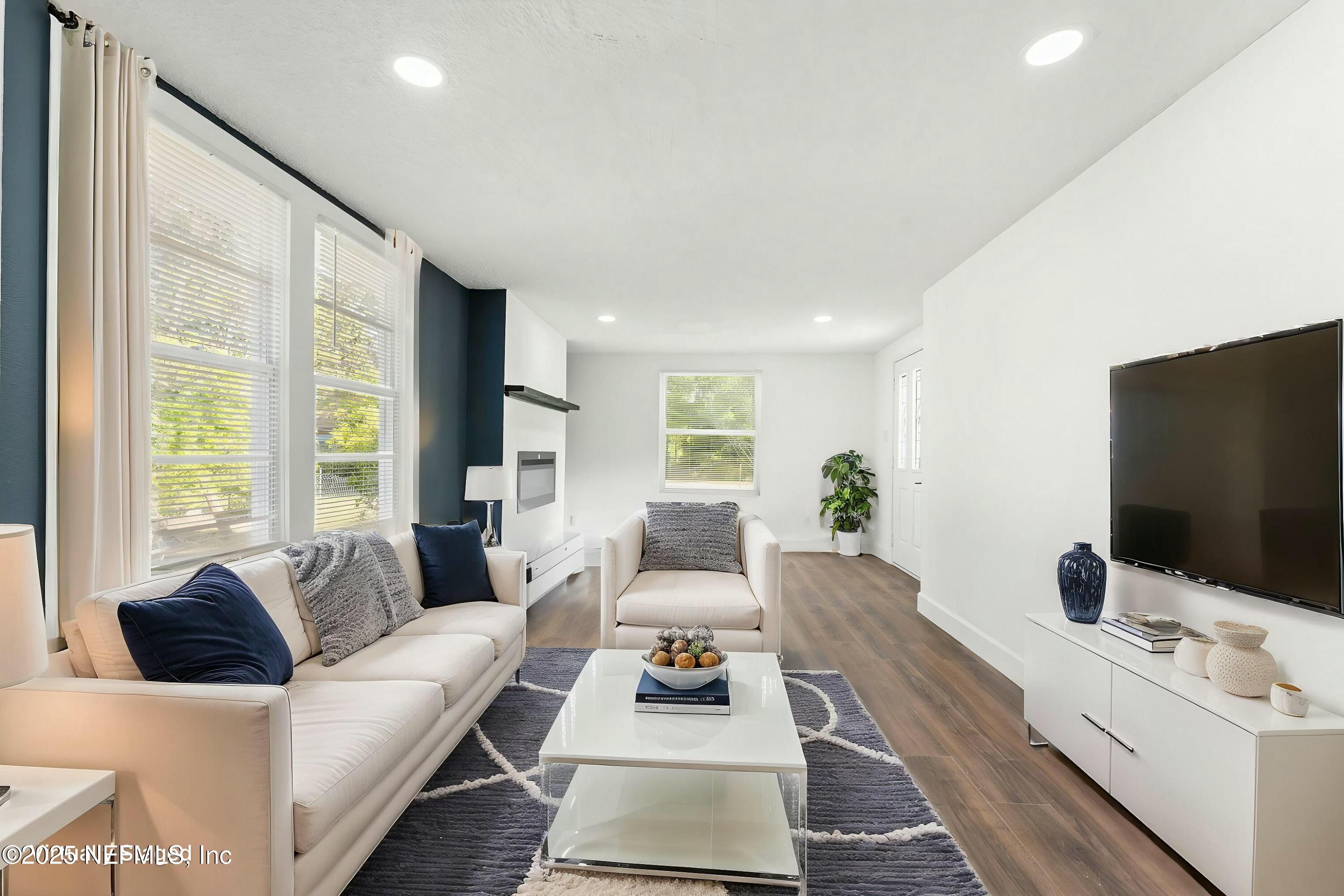 4348 Collins Road Jacksonville, FL 32244 - Photo 1 of 32 tempImagesPUSMa