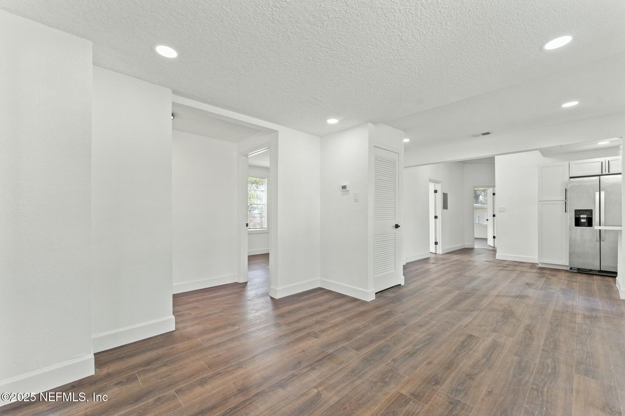 4348 Collins Road Jacksonville, FL 32244 - Photo 7 of 32 tempImagevn4cdI