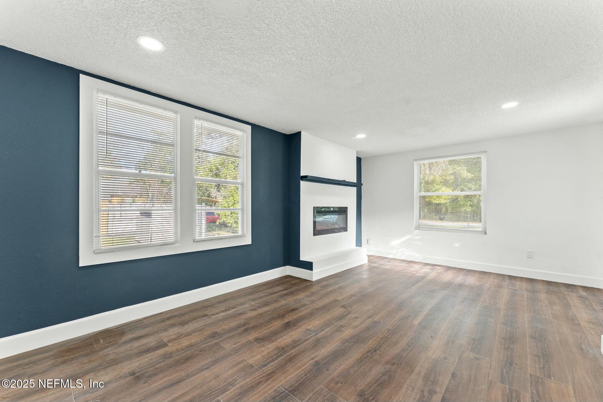 4348 Collins Road Jacksonville, FL 32244 - Photo 10 of 32 tempImageEG8Zga