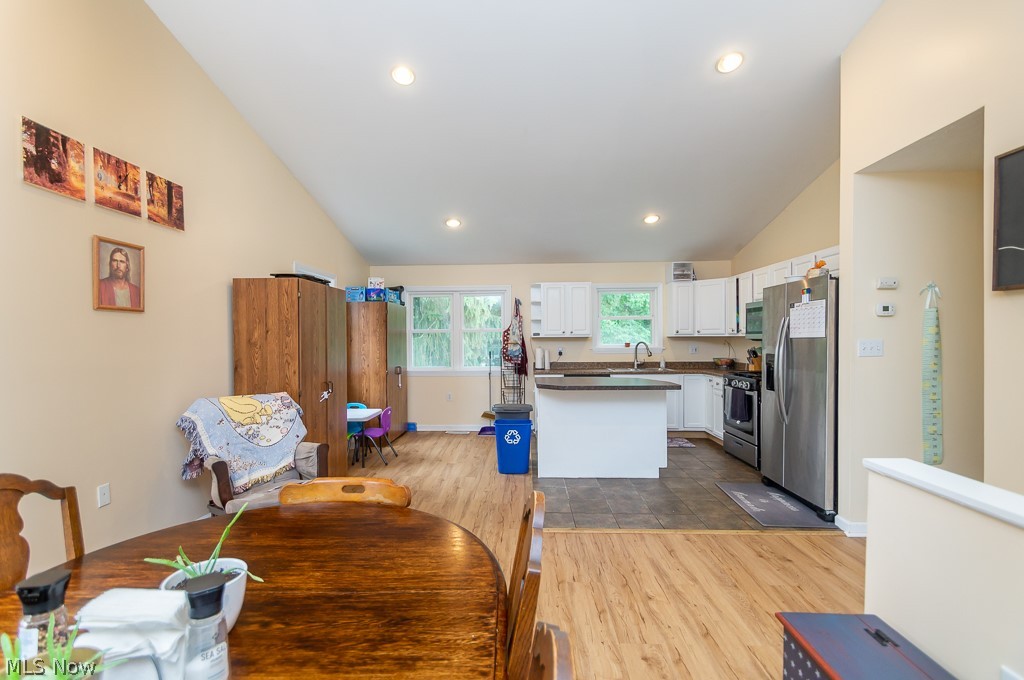 1609 Ivydale Road Cleveland, OH 44118 - Photo 9 of 32