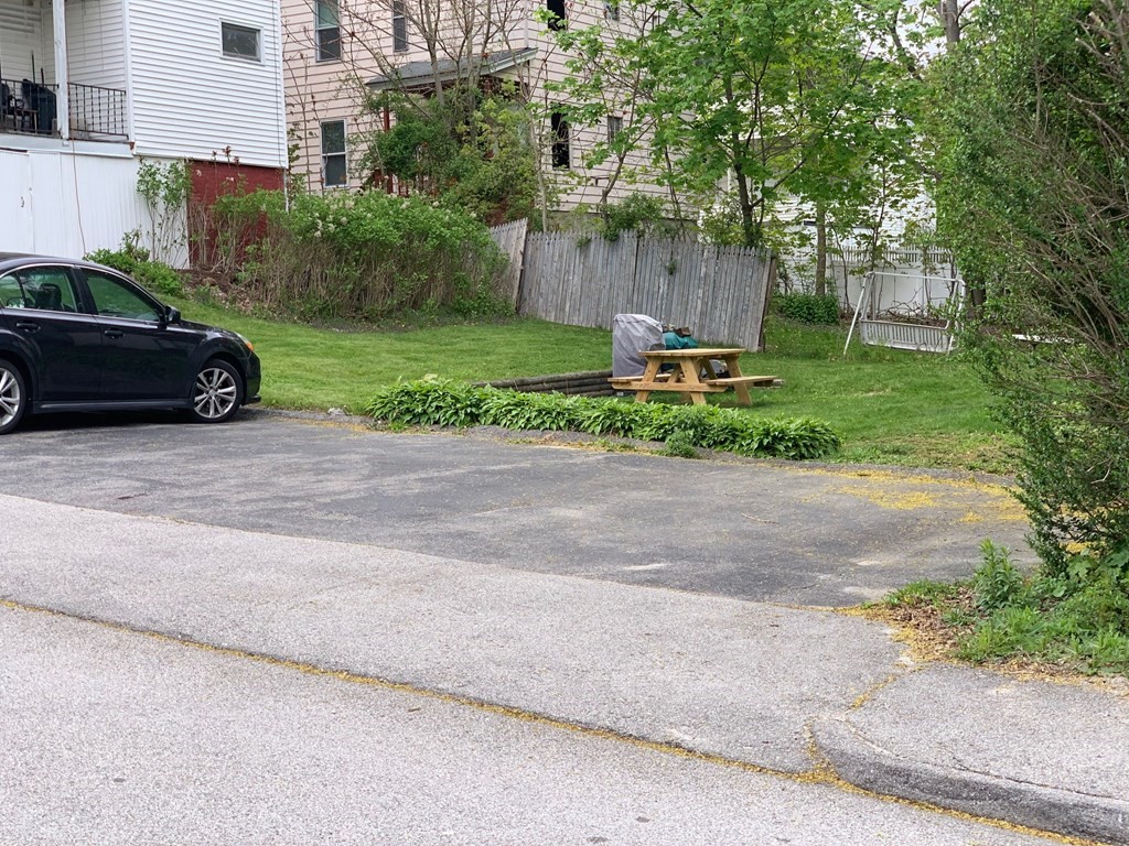 5 Carlstad Street Worcester, MA 01607 - Photo 4 of 13