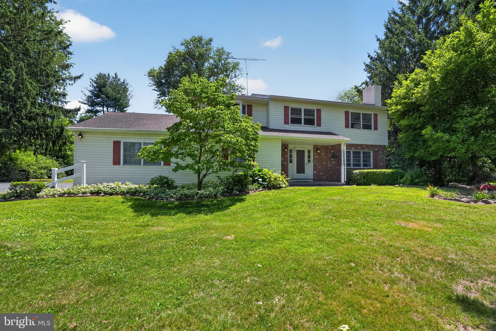 272 Pigeon Creek Road Pottstown, PA 19465 - Photo 6 of 40