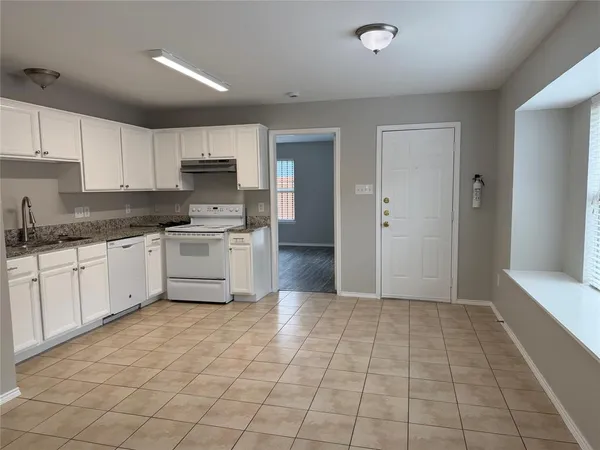 $1,850 | 3332 Navaro Street, Dallas, TX 75212