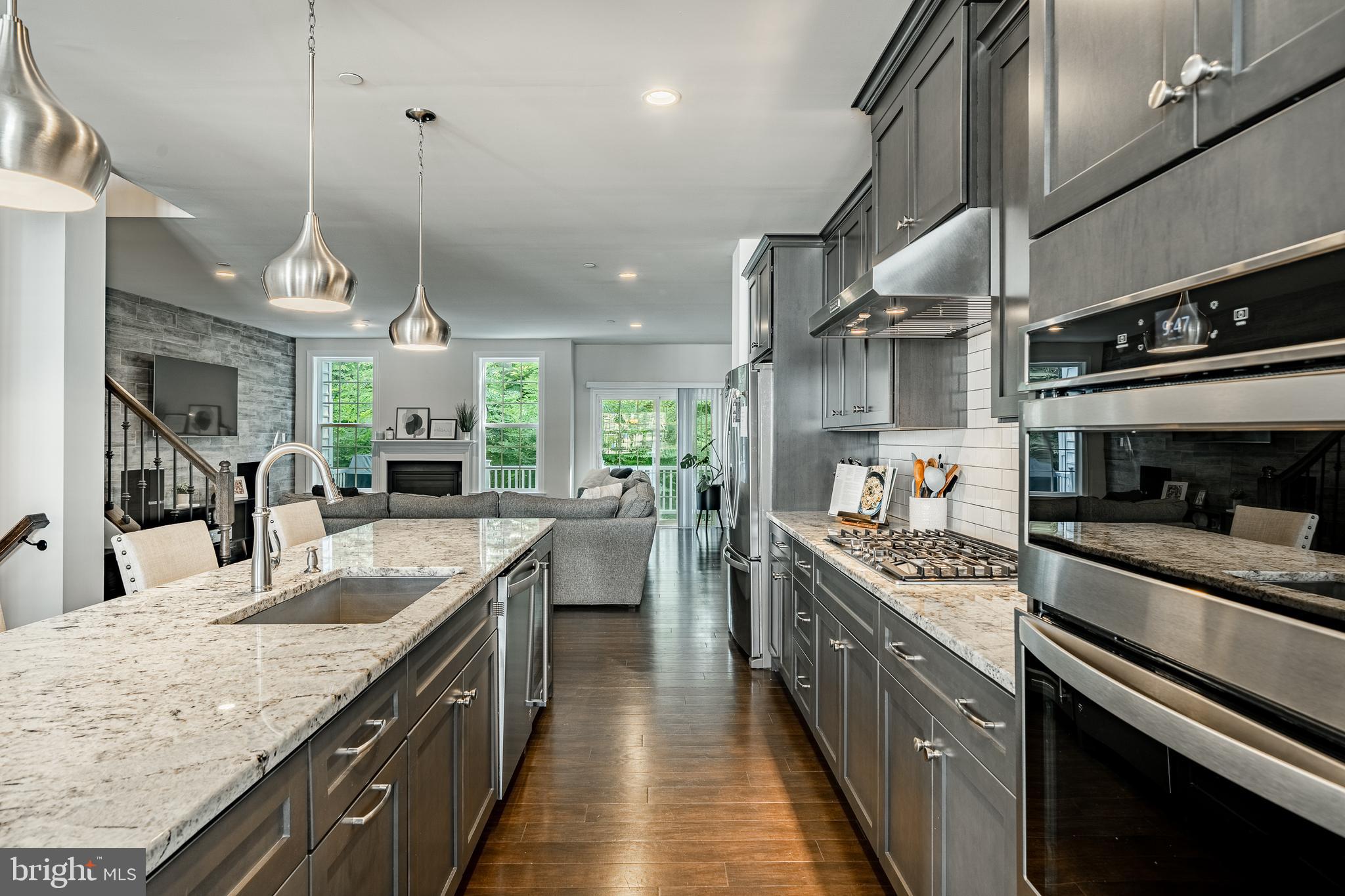 105 Eastwing Alley Springfield, PA 19064 - Photo 5 of 36 Kitchen and Living Room Combination