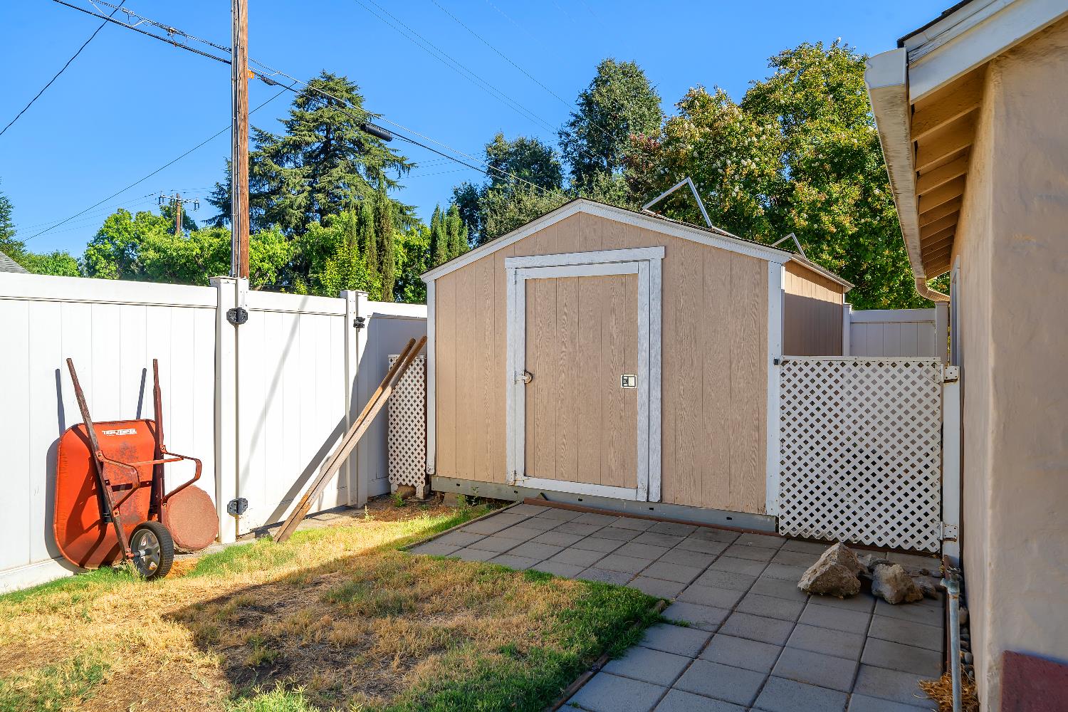 905 Roble Avenue Modesto, CA 95354 - Photo 26 of 29