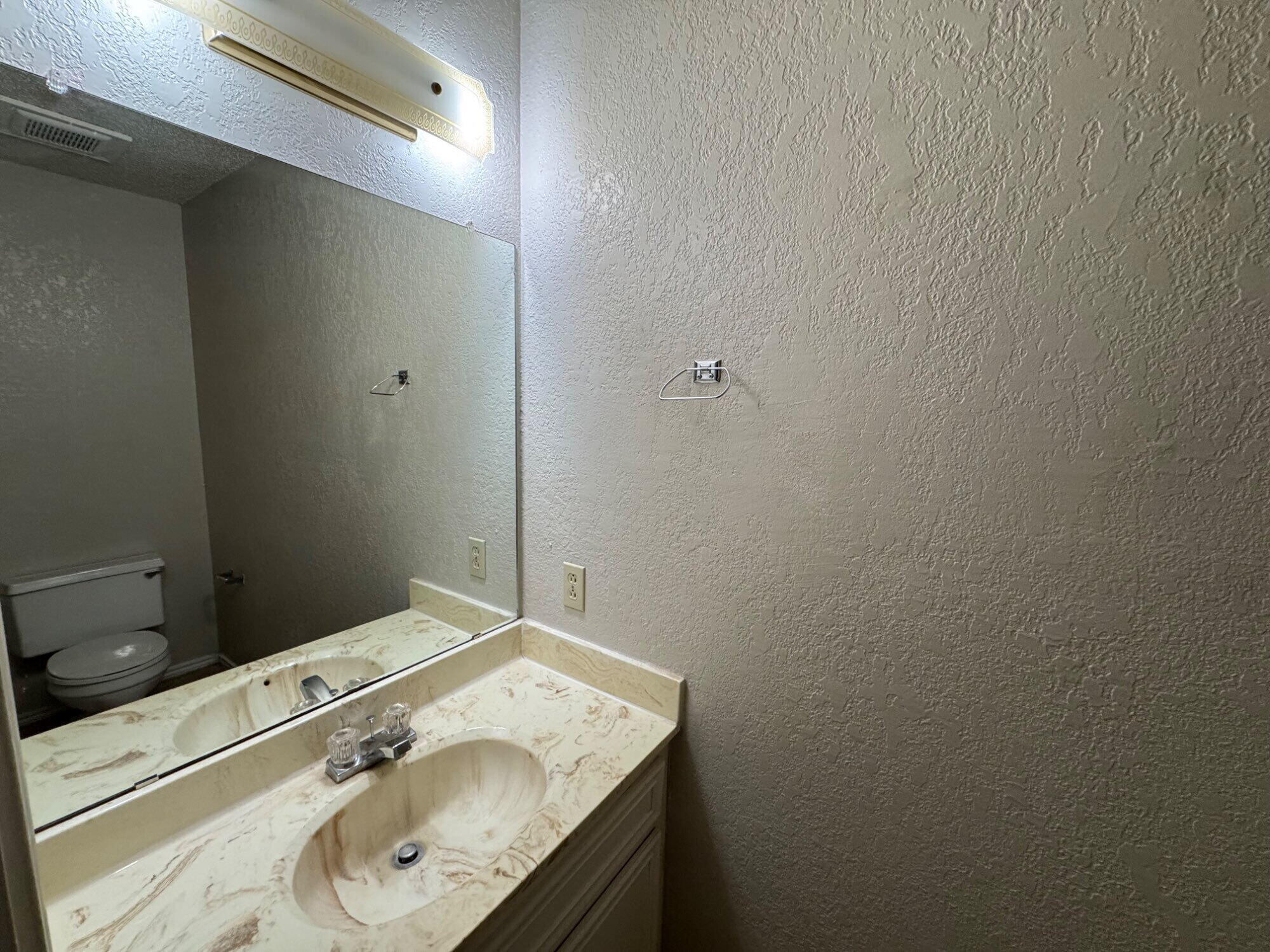 6110 36th Street, Unit 7 Lubbock, TX 79407 - Photo 5 of 11 IMG_5979
