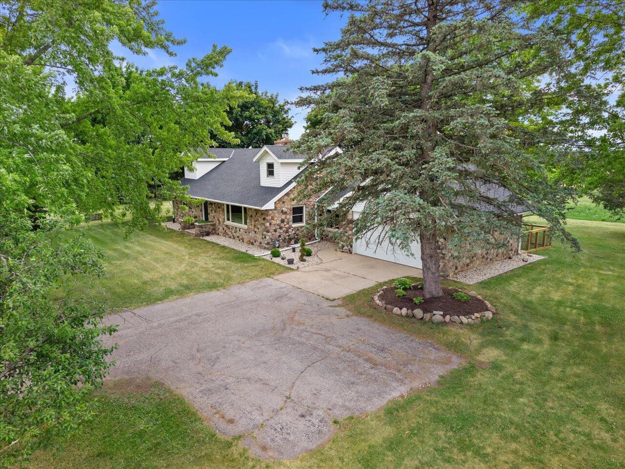 W334-s7837 County Road East Mukwonago, WI 53149 - Photo 35 of 49 29