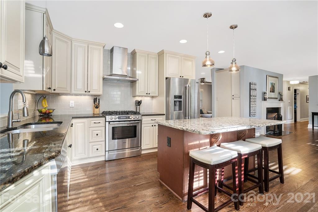 4600 Water Oak Road Charlotte, NC 28211 - Photo 11 of 41 Gallery Image 11