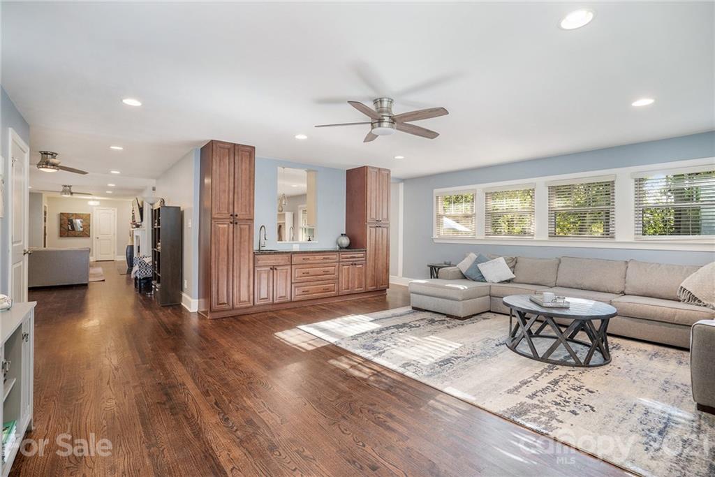 4600 Water Oak Road Charlotte, NC 28211 - Photo 15 of 41 Gallery Image 15