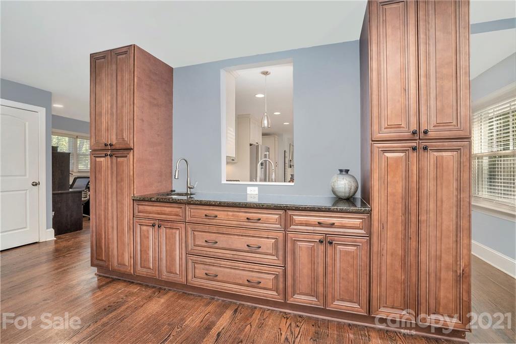 4600 Water Oak Road Charlotte, NC 28211 - Photo 16 of 41 Gallery Image 16