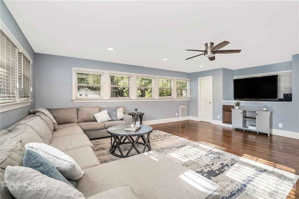 4600 Water Oak Road Charlotte, NC 28211 - Photo 17 of 41 Gallery Image 17