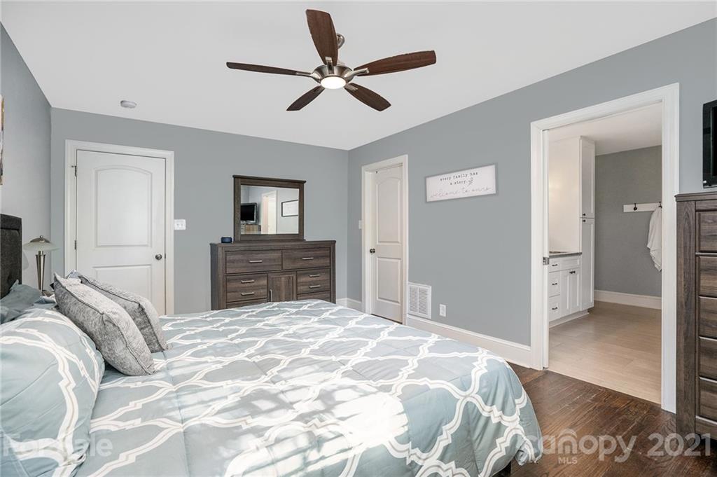 4600 Water Oak Road Charlotte, NC 28211 - Photo 27 of 41 Gallery Image 27