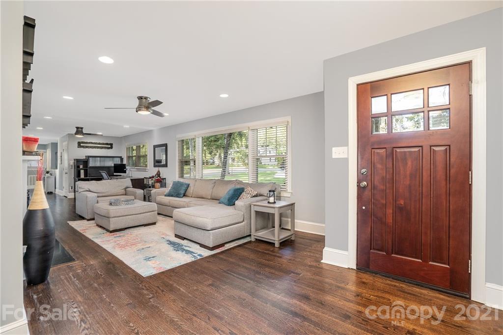 4600 Water Oak Road Charlotte, NC 28211 - Photo 4 of 41 Gallery Image 4