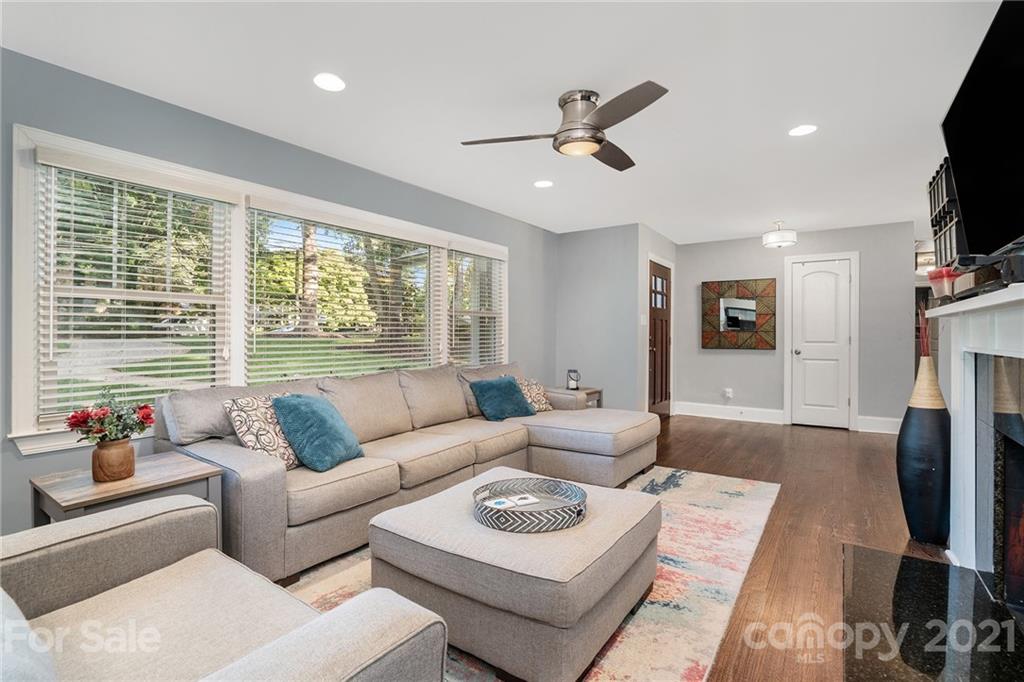 4600 Water Oak Road Charlotte, NC 28211 - Photo 6 of 41 Gallery Image 6