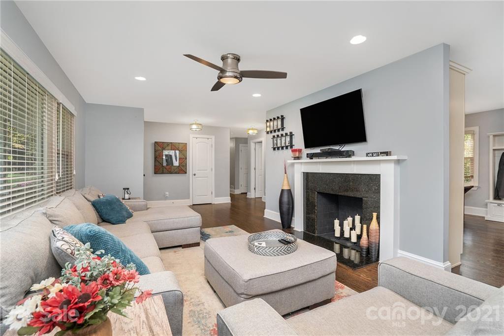 4600 Water Oak Road Charlotte, NC 28211 - Photo 7 of 41 Gallery Image 7