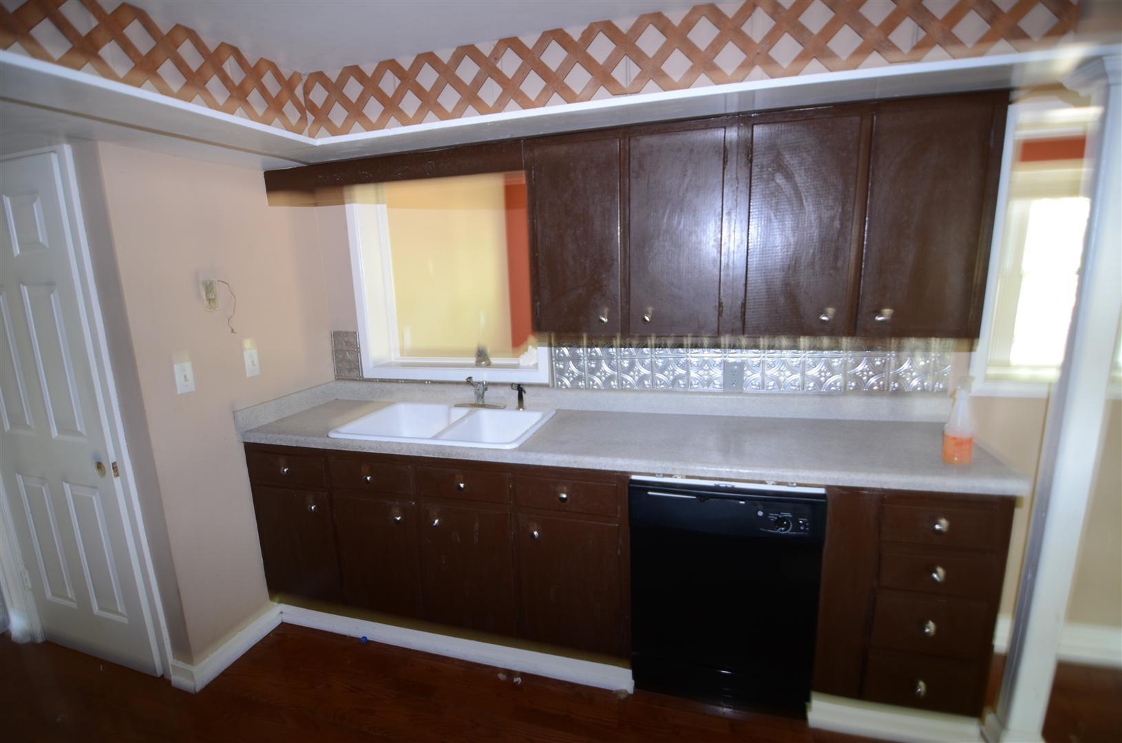 7106 Old Jacksonboro Road Ravenel, SC 29470 - Photo 4 of 14 Kitchen