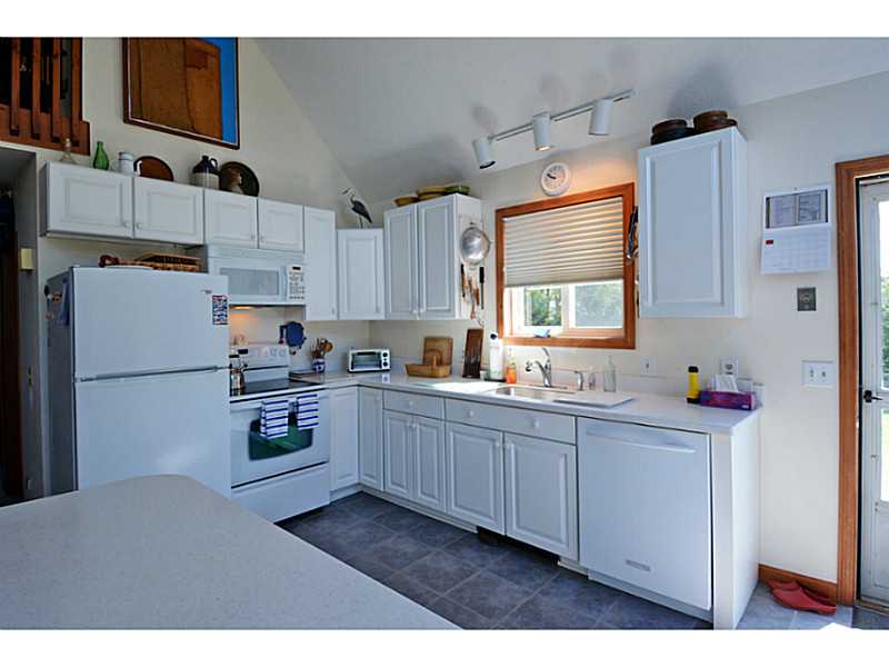 70 Walsh Road Charlestown, RI 02813 - Photo 8 of 17 Kitchen.
