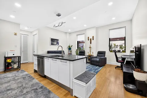 $495,000 | 4 Beacon Way, Unit 414, Jersey City, NJ 07304