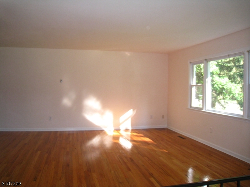 36 Cortright Road Whippany, NJ 07981 - Photo 3 of 14