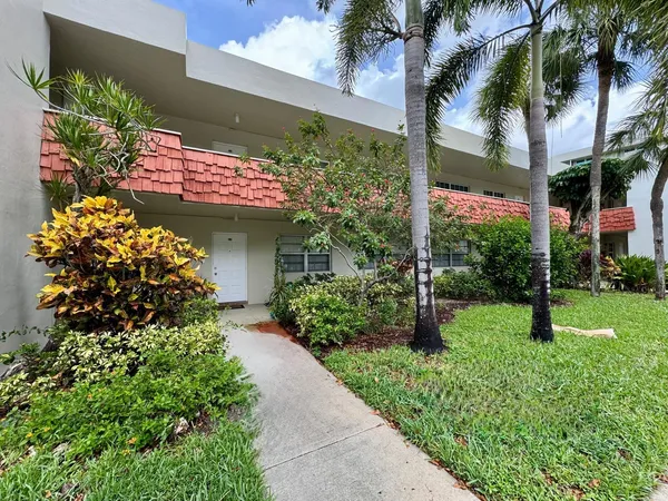 $2,500 | 901 Cypress Terrace, Unit 103, Pompano Beach, FL 33069