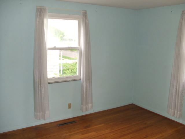360 Deerfield Road Columbus, OH 43228 - Photo 12 of 15 Gallery Image 12