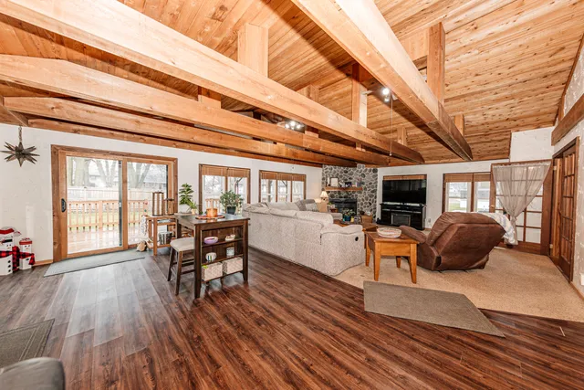 $319,900 | 1023 South Knollwood Drive, Saukville, WI 53080