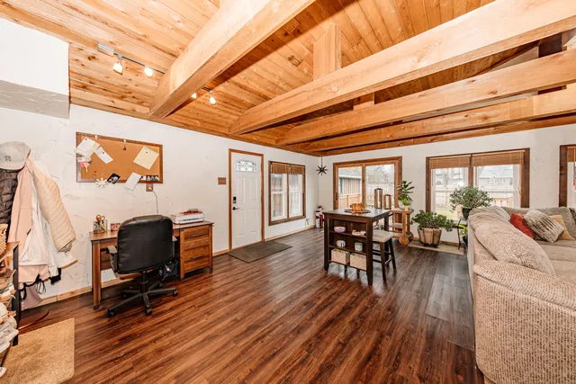 $319,900 | 1023 South Knollwood Drive, Saukville, WI 53080