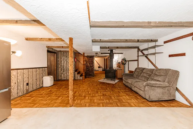 $319,900 | 1023 South Knollwood Drive, Saukville, WI 53080