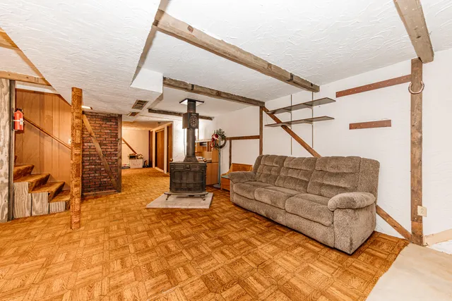 $319,900 | 1023 South Knollwood Drive, Saukville, WI 53080