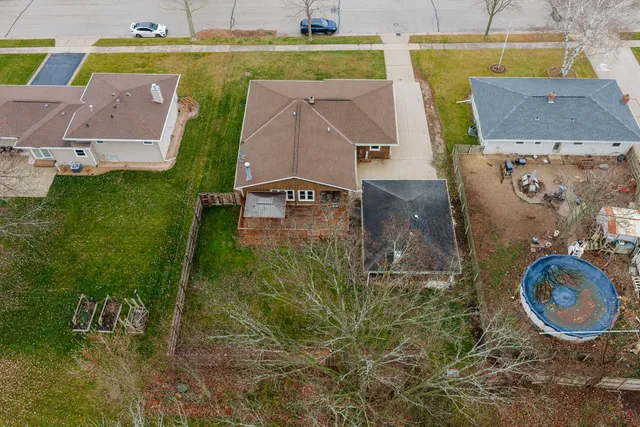 $319,900 | 1023 South Knollwood Drive, Saukville, WI 53080