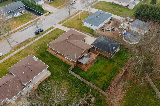 $319,900 | 1023 South Knollwood Drive, Saukville, WI 53080