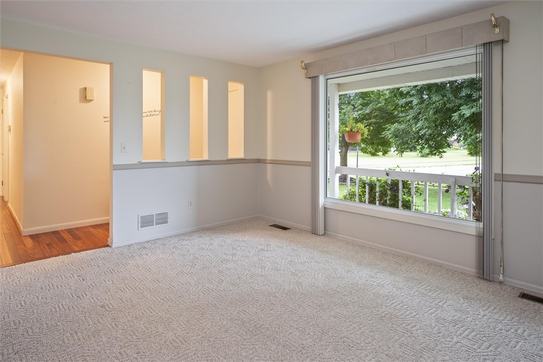 80 Essla Drive Greece, NY 14612 - Photo 12 of 49