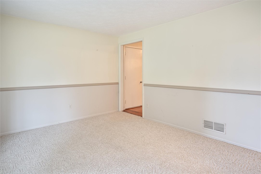 80 Essla Drive Greece, NY 14612 - Photo 14 of 49