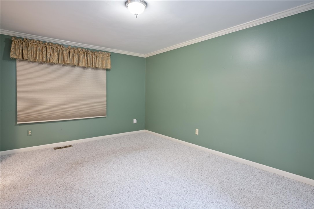 80 Essla Drive Greece, NY 14612 - Photo 32 of 49