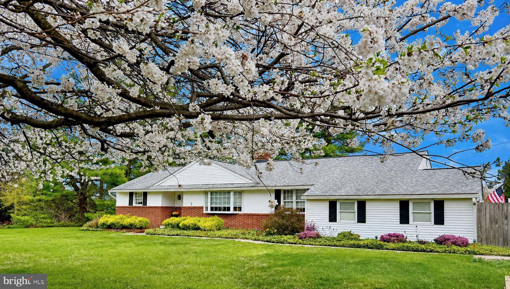 Welcome to 418 Doublewoods Road!