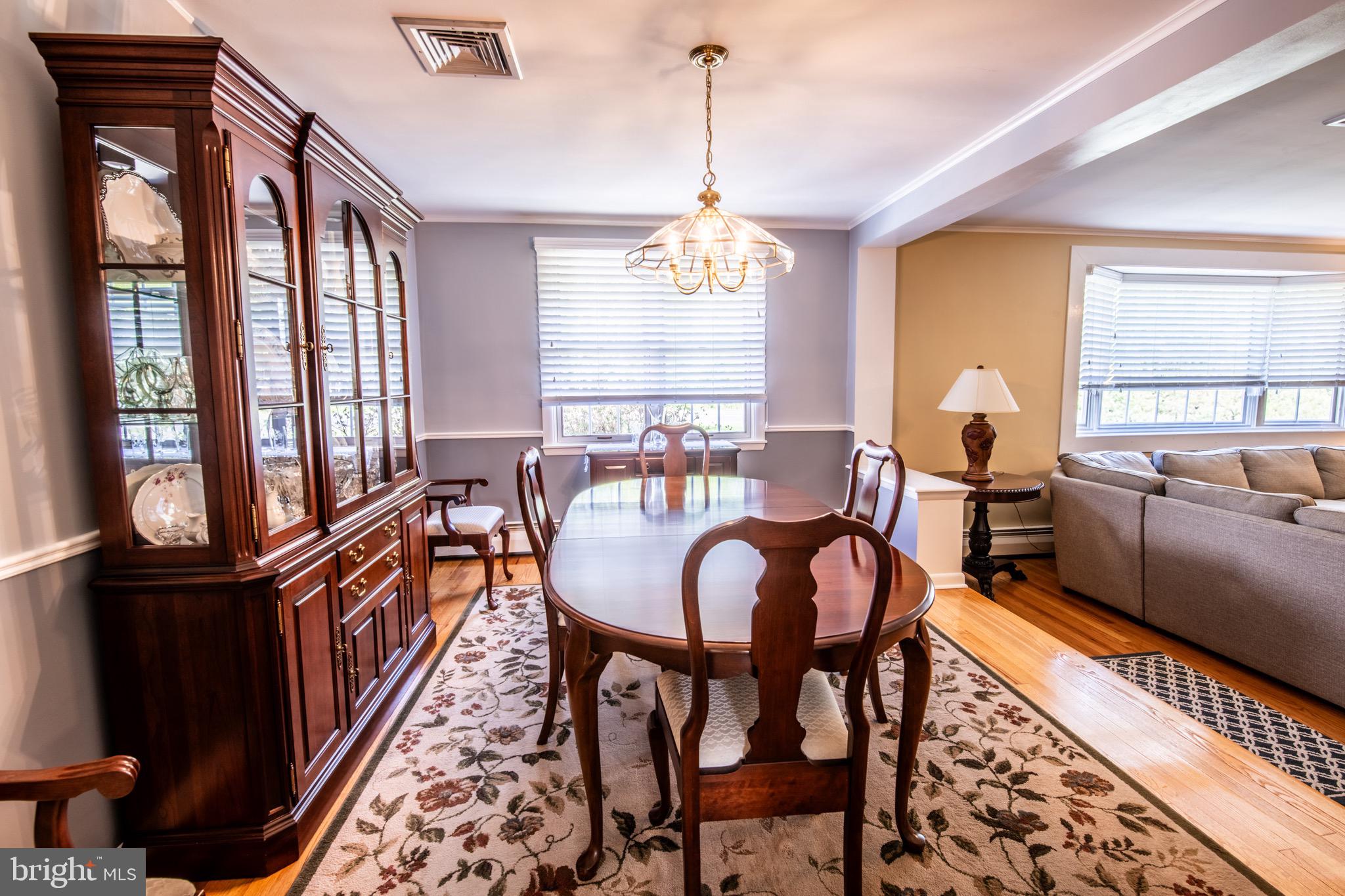 418 Doublewoods Road Langhorne, PA 19047 - Photo 12 of 34 Seamless living to dining flow
