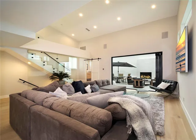 $7,500 | 603 1/2 Iris Avenue, Unit B, Corona del Mar, CA 92625