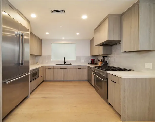 $7,500 | 603 1/2 Iris Avenue, Unit B, Corona del Mar, CA 92625