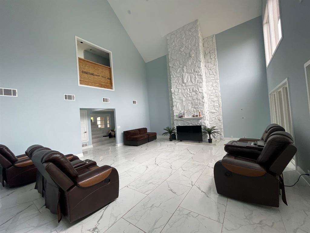 5890 Montgomery Road Midlothian, TX 76065 - Photo 17 of 38 a living room with furniture and a window