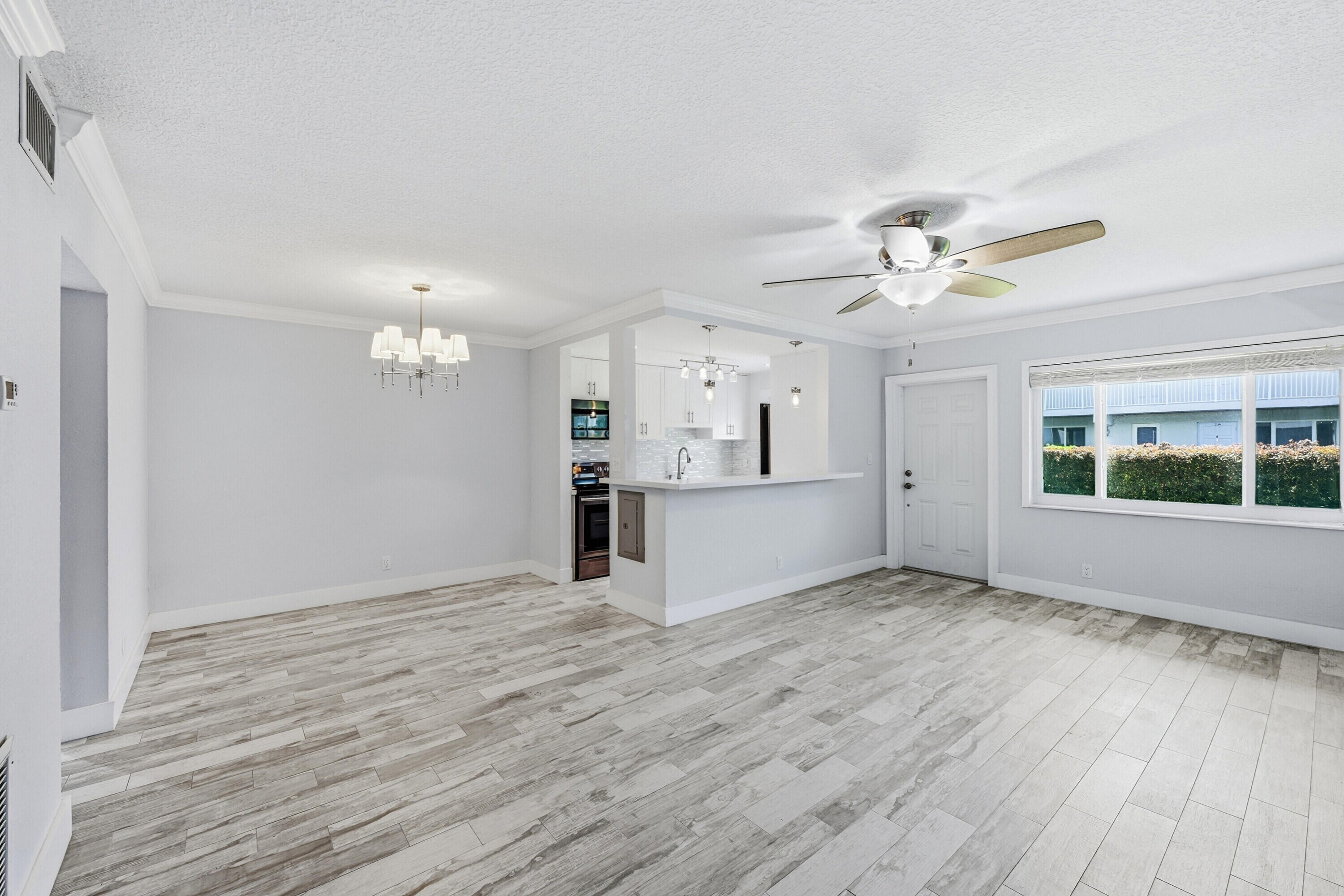 2110 Northeast 42nd Street, Unit 2B Lighthouse Point, FL 33064 - Photo 6 of 31 Living/Dining