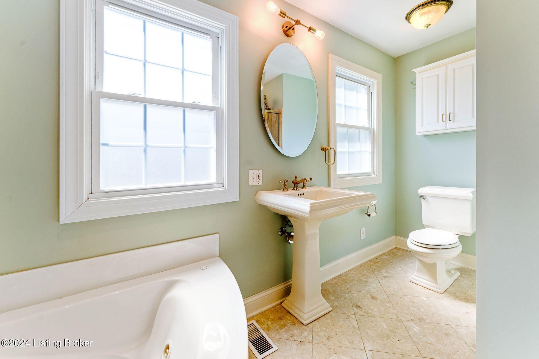 204 Gibson Road Louisville, KY 40207 - Photo 25 of 34 photo_online_029