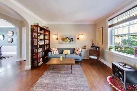 $265,000 | 1219 Hull Terrace, Unit 2B, Evanston, IL 60202