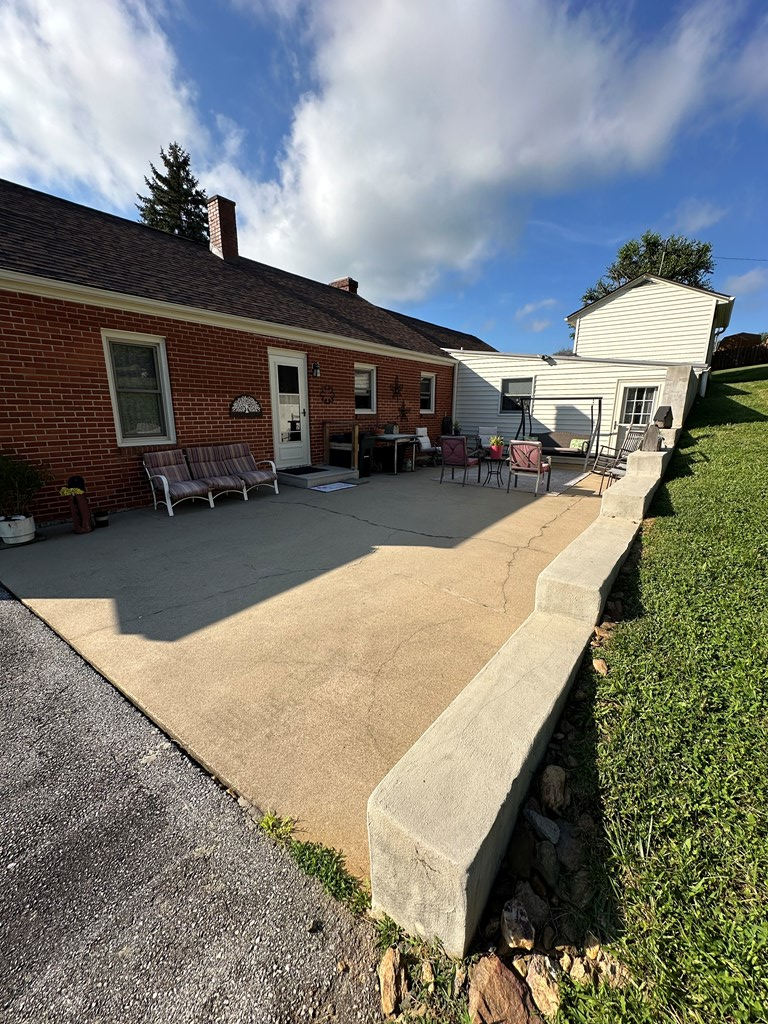 327 Armory Road Galax, VA 24333 - Photo 10 of 32 Gallery Image 10